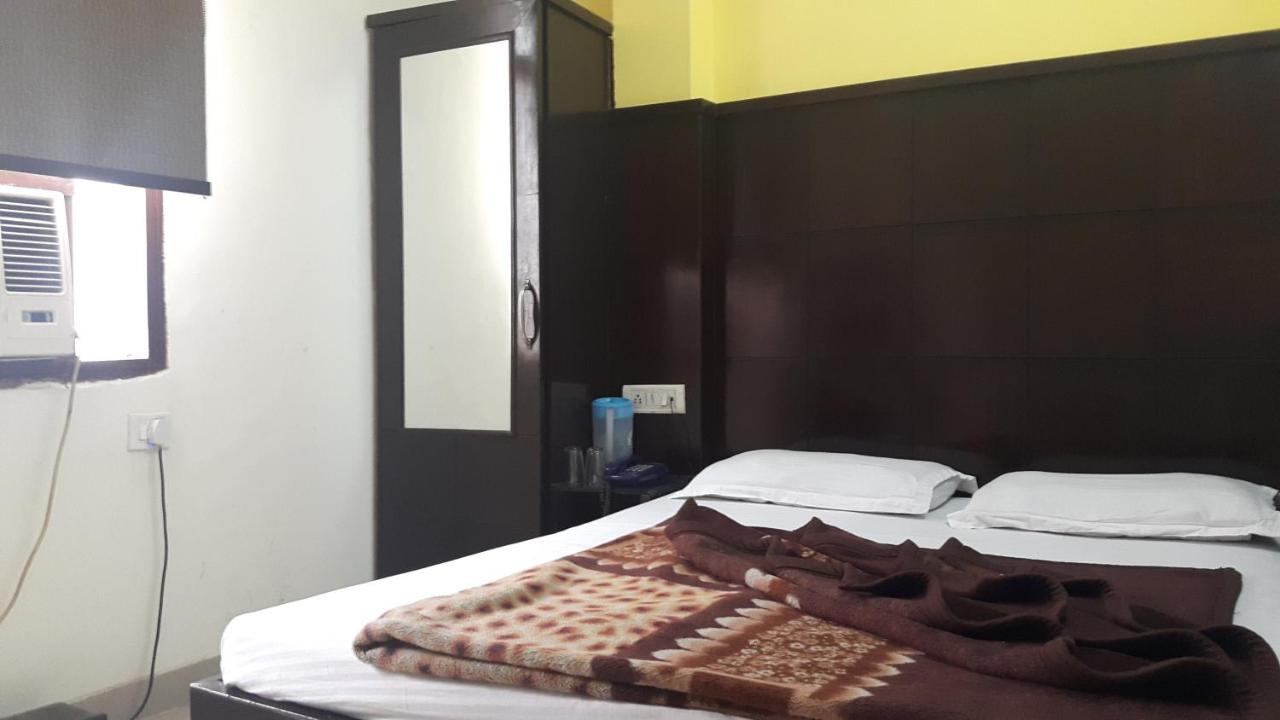Hotel Shreeram Deluxe New Delhi Eksteriør bilde